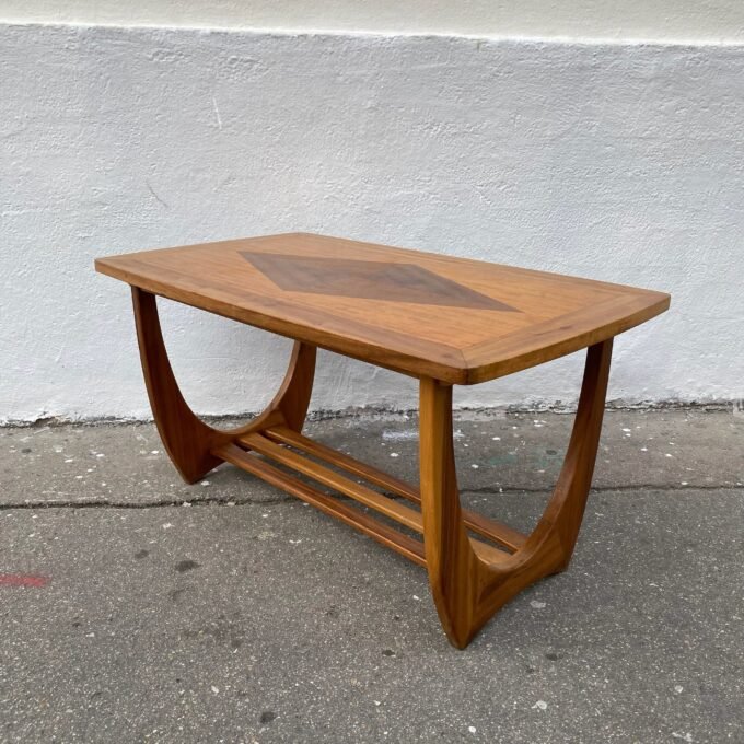 Table basse Scandinave Mid-century Modern - Vue 45 degrès