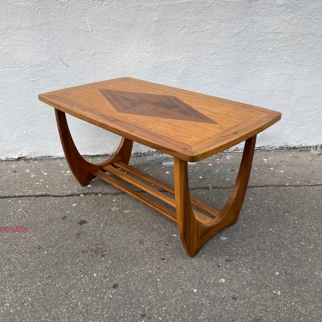 Table basse Scandinave Mid-century Modern - Vue 45 degrès