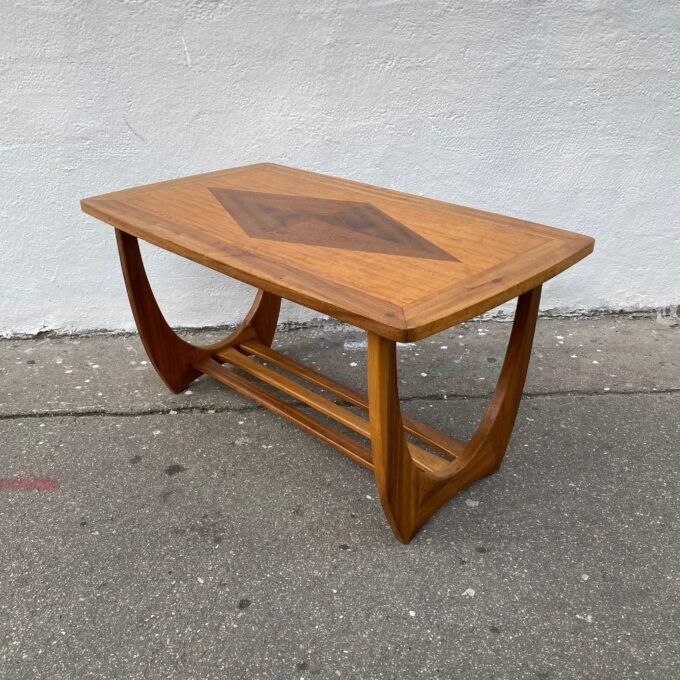 Table basse Scandinave Mid-century Modern - Vue 45 degrès