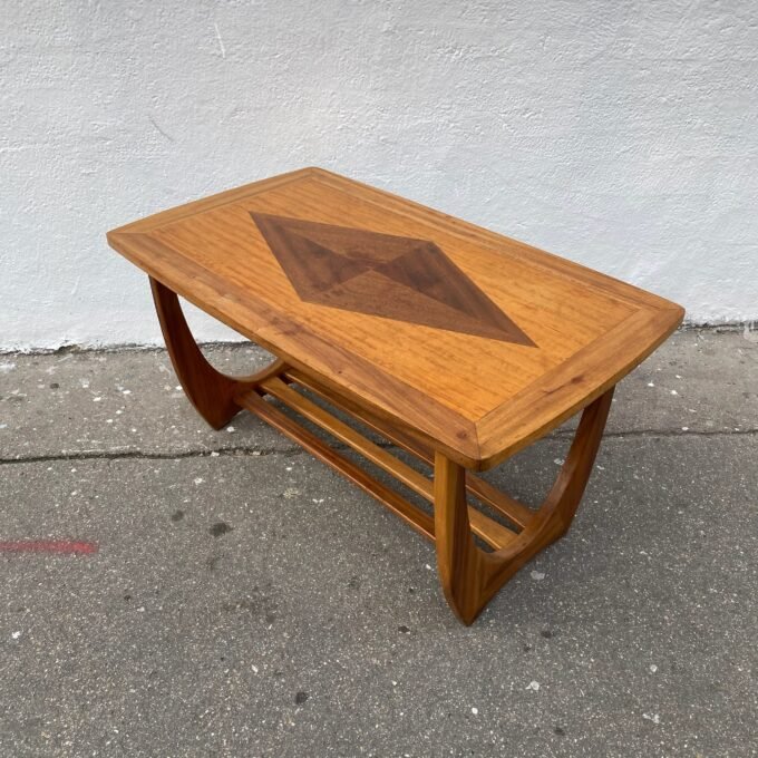 Table basse Scandinave Mid-century Modern - Vue 45 degrès