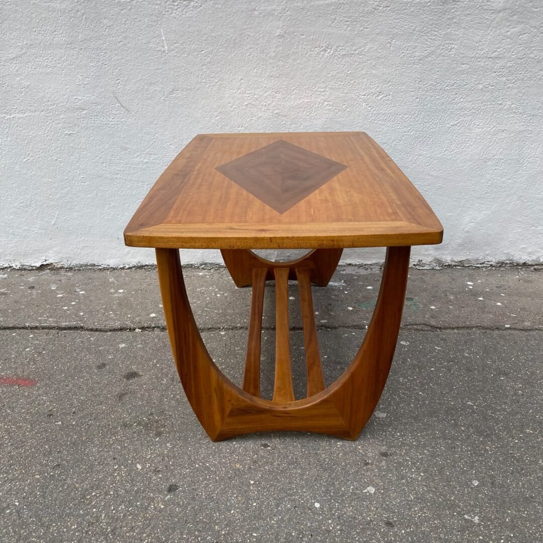 Table basse Scandinave Mid-century Modern - Vue de profil