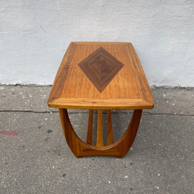 Table basse Scandinave Mid-century Modern - Vue de profil et de haut