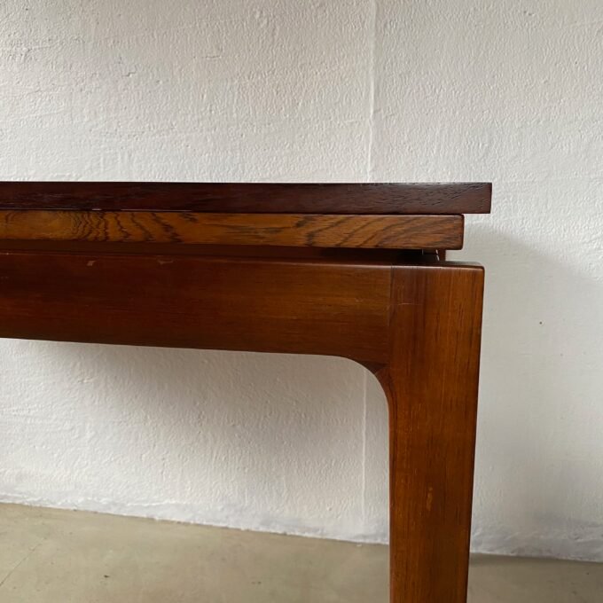 Table basse Scandinave Midcentury Modern - Focus sur l'angle