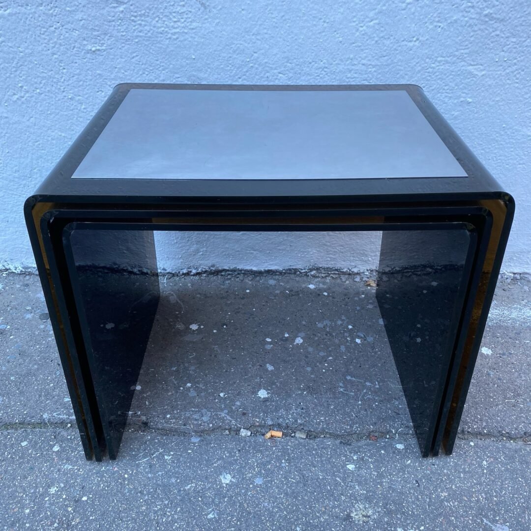 Table basse gigogne en Plexiglass fumé et métal chromé, 1970