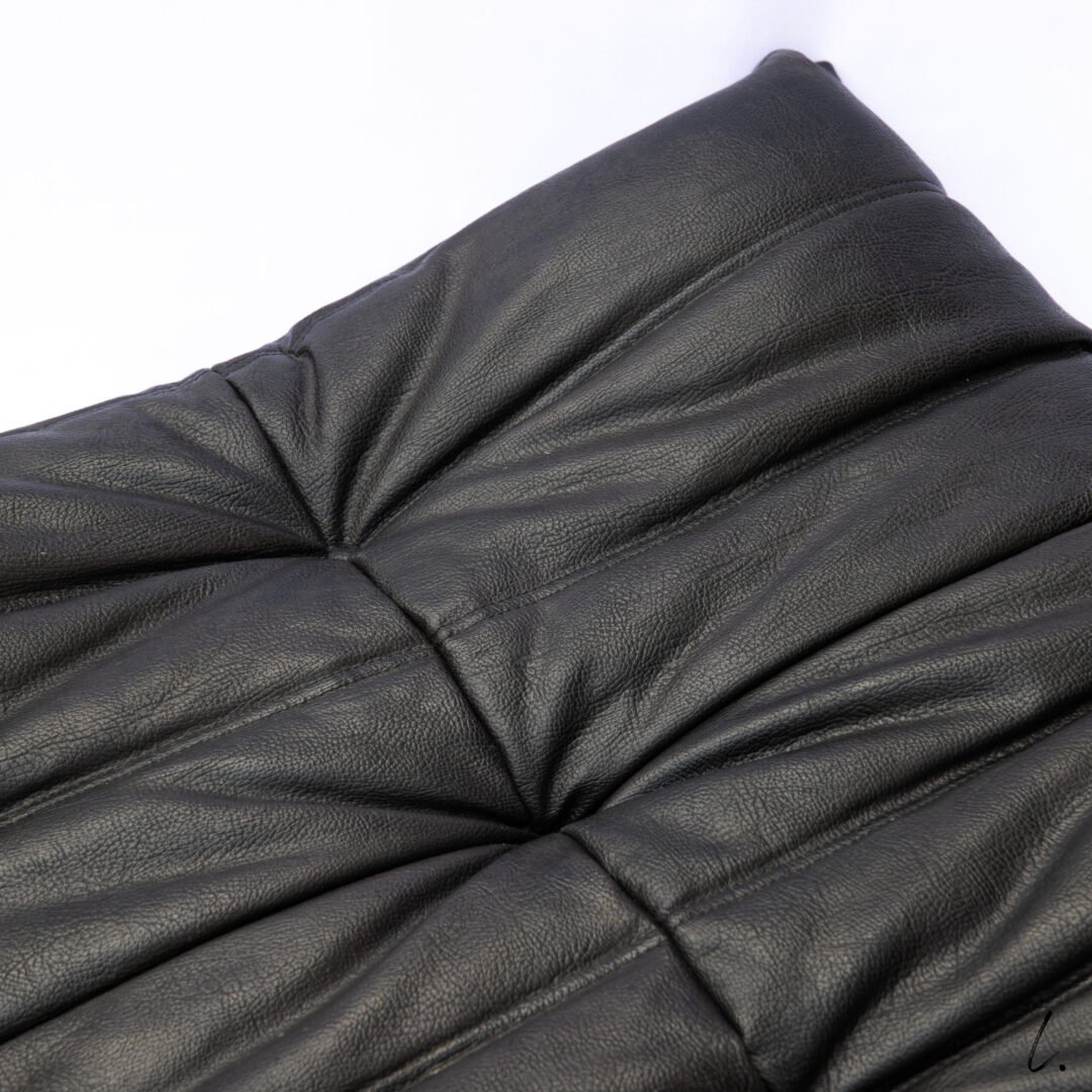 TOGO OTTOMAN IN BLACK LEATHER, LIGNE ROSET, 1980s – Image 5