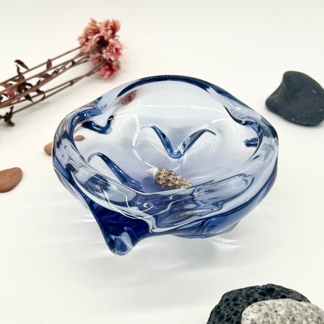 CENDRIER  CRISTAL DE BOHÈME BLEU FUMÉ, 1970