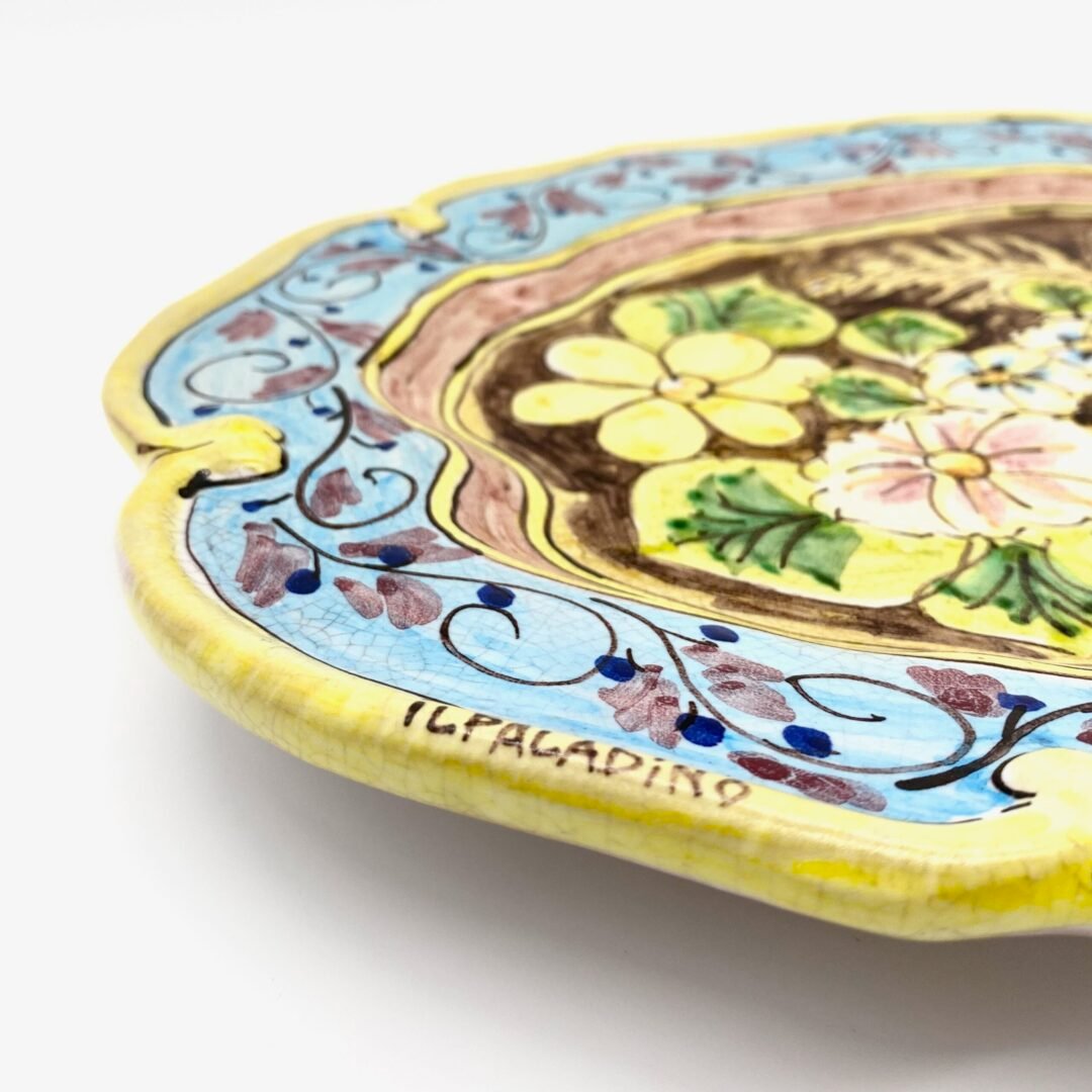 PLAT SICILIEN, DECOR FLORAL PEINT A LA MAIN, 1970 – Image 9