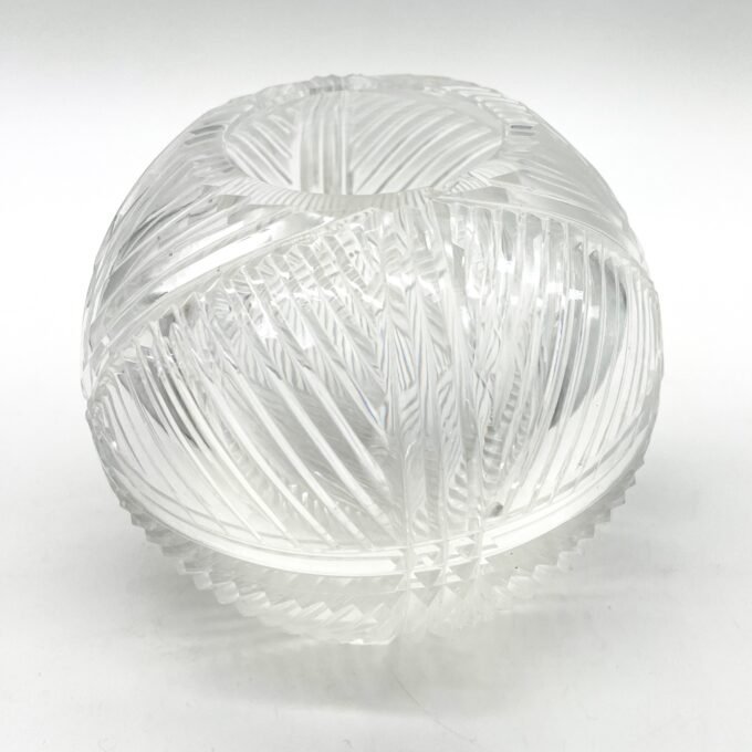 VASE BOULE EN VERRE SCULPTE, ART NOUVEAU