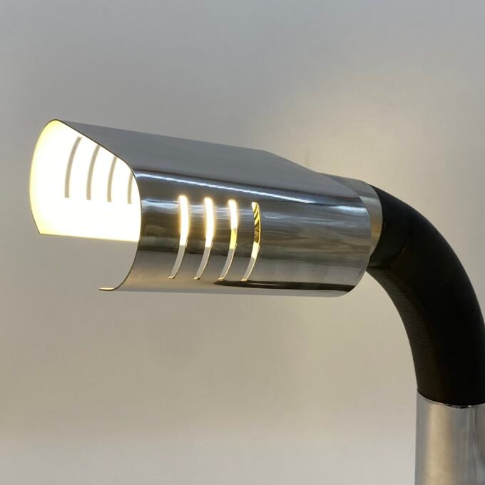 LAMPE TARGETTI CHROME ET NOIR, 1970s. ITALY – Image 2