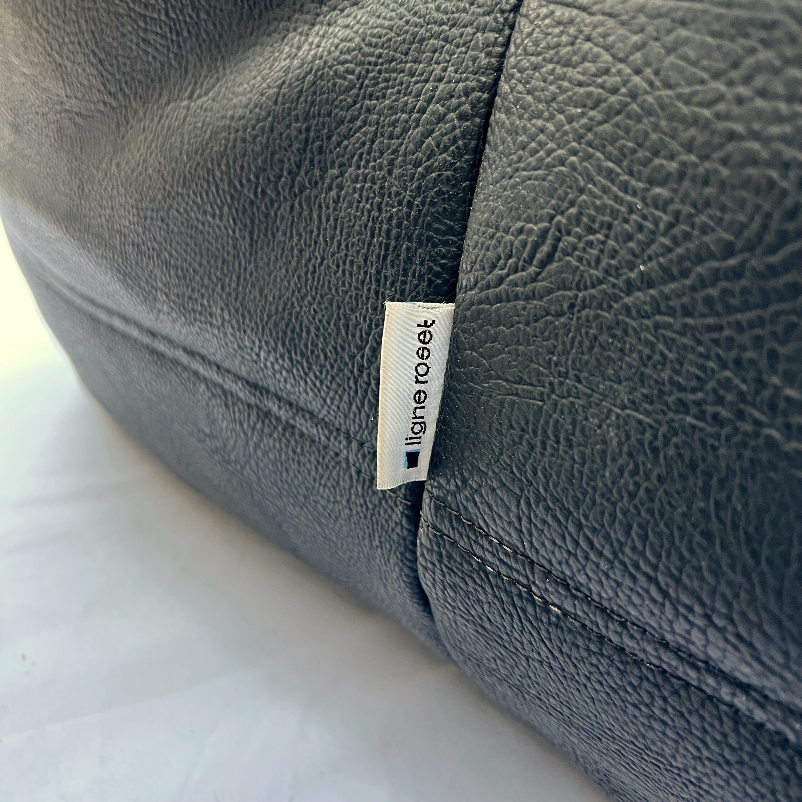 TOGO CHAIR IN BLACK LEATHER, LIGNE ROSET, 1980s – Image 13