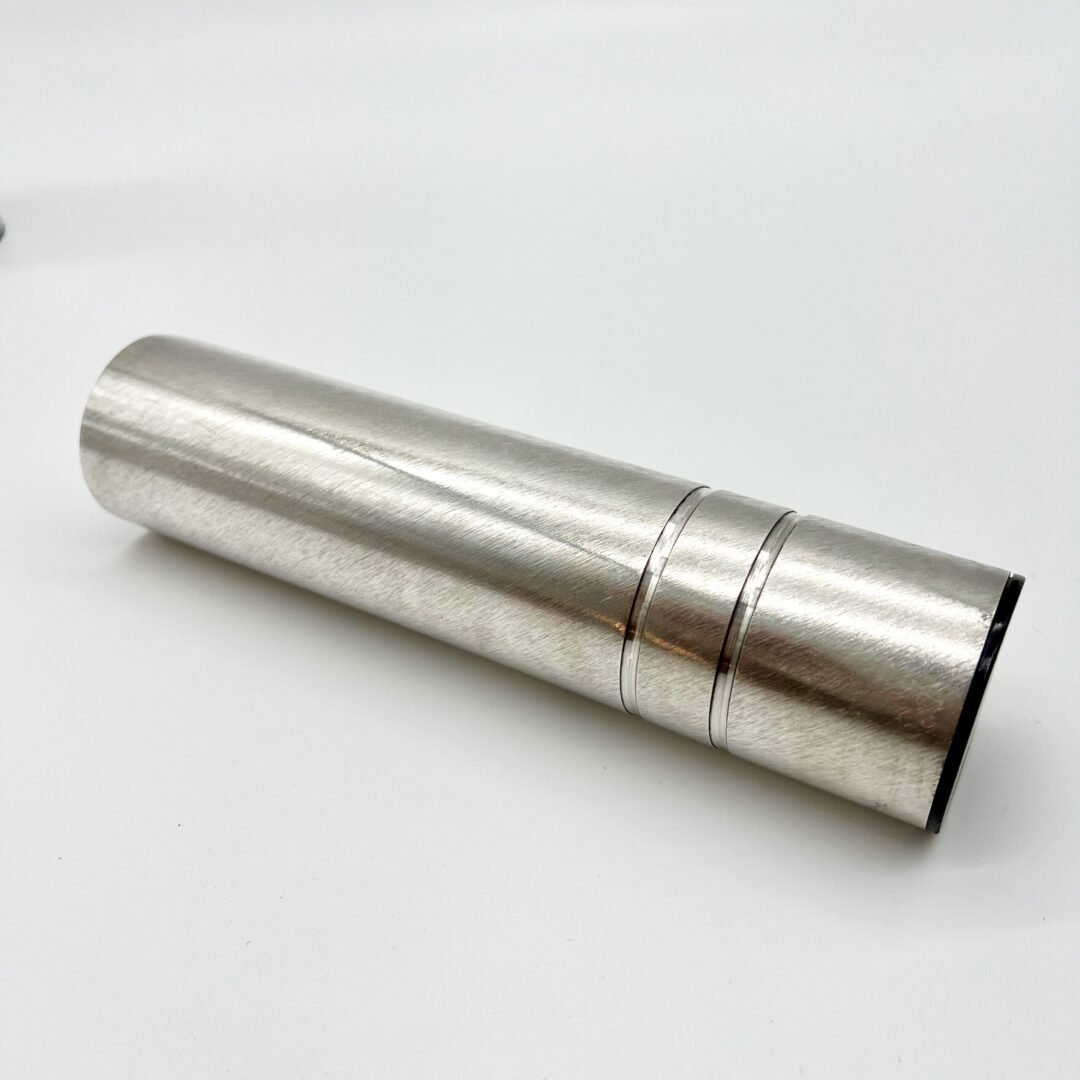 PAIRE DE VASES ROULEAUX / ALUMINIUM PAR "BSF" – ALLEMAGNE, 1960s – Image 8