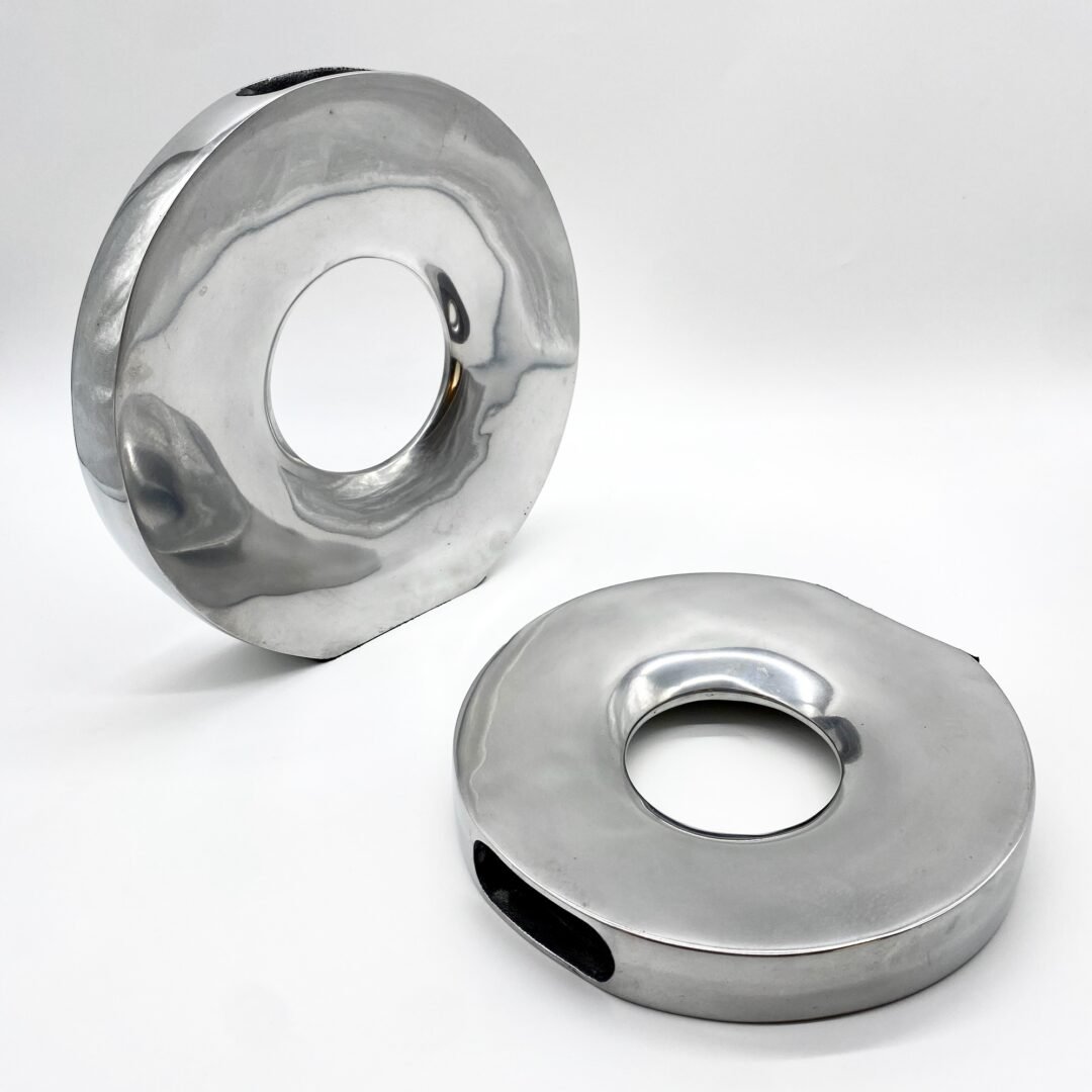 PAIRE DE VASES "DONUTS" / FONTE D’ALUMINIUM – 1970s ITALY – Image 10