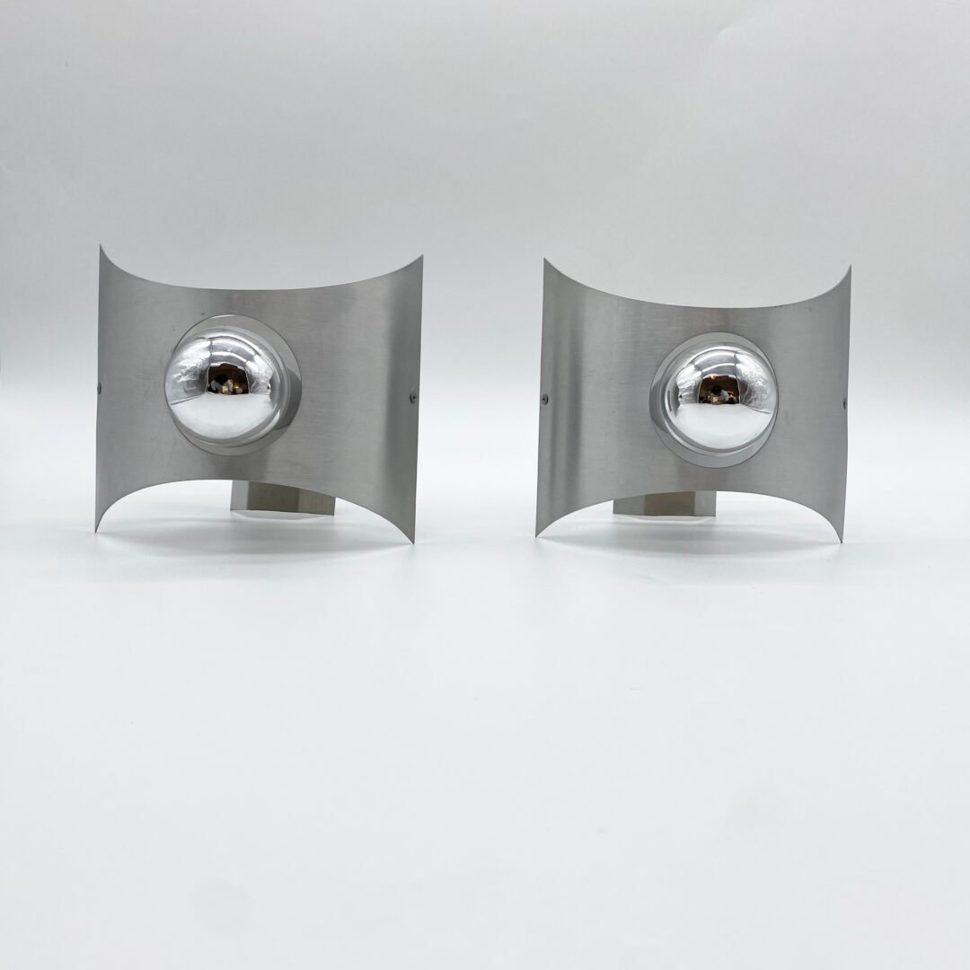 PAIRE D’APPLIQUES "SPACE AGE" - MÉTAL BROSSÉ, 1970s