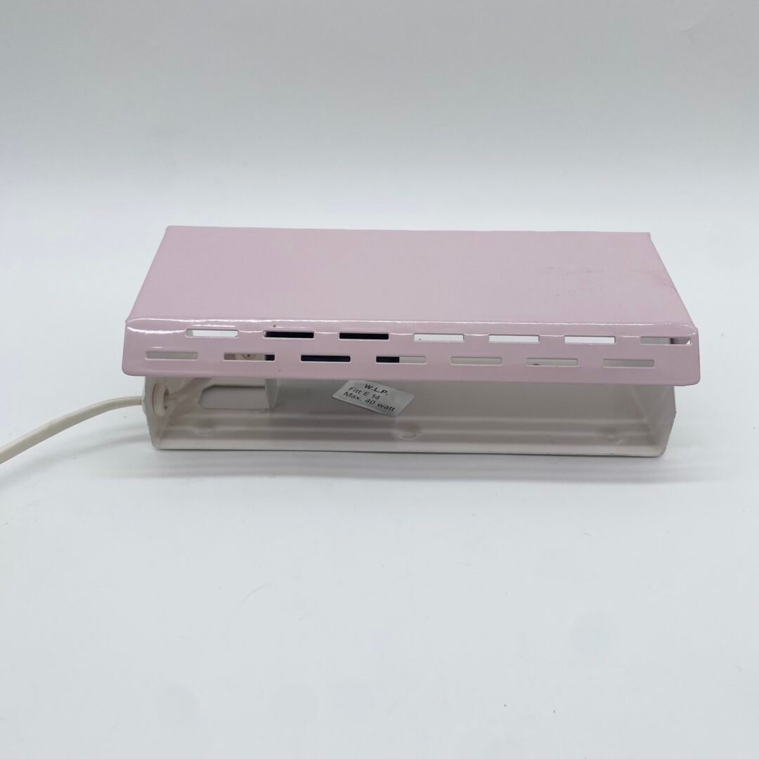 APPLIQUE "W.L.P" – LAQUÉE ROSE LAVANDE, 1970s – Image 5