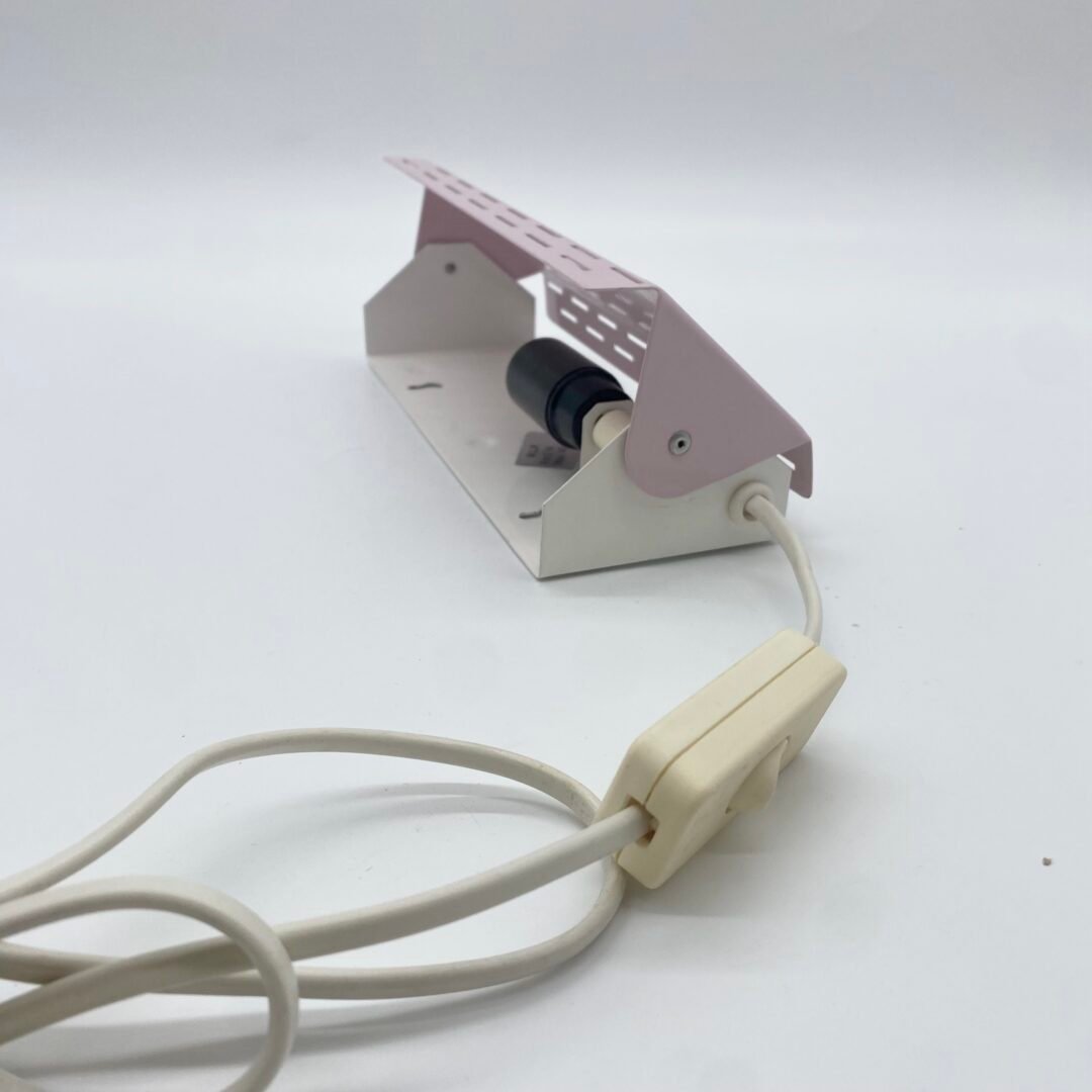 APPLIQUE "W.L.P" – LAQUÉE ROSE LAVANDE, 1970s – Image 8