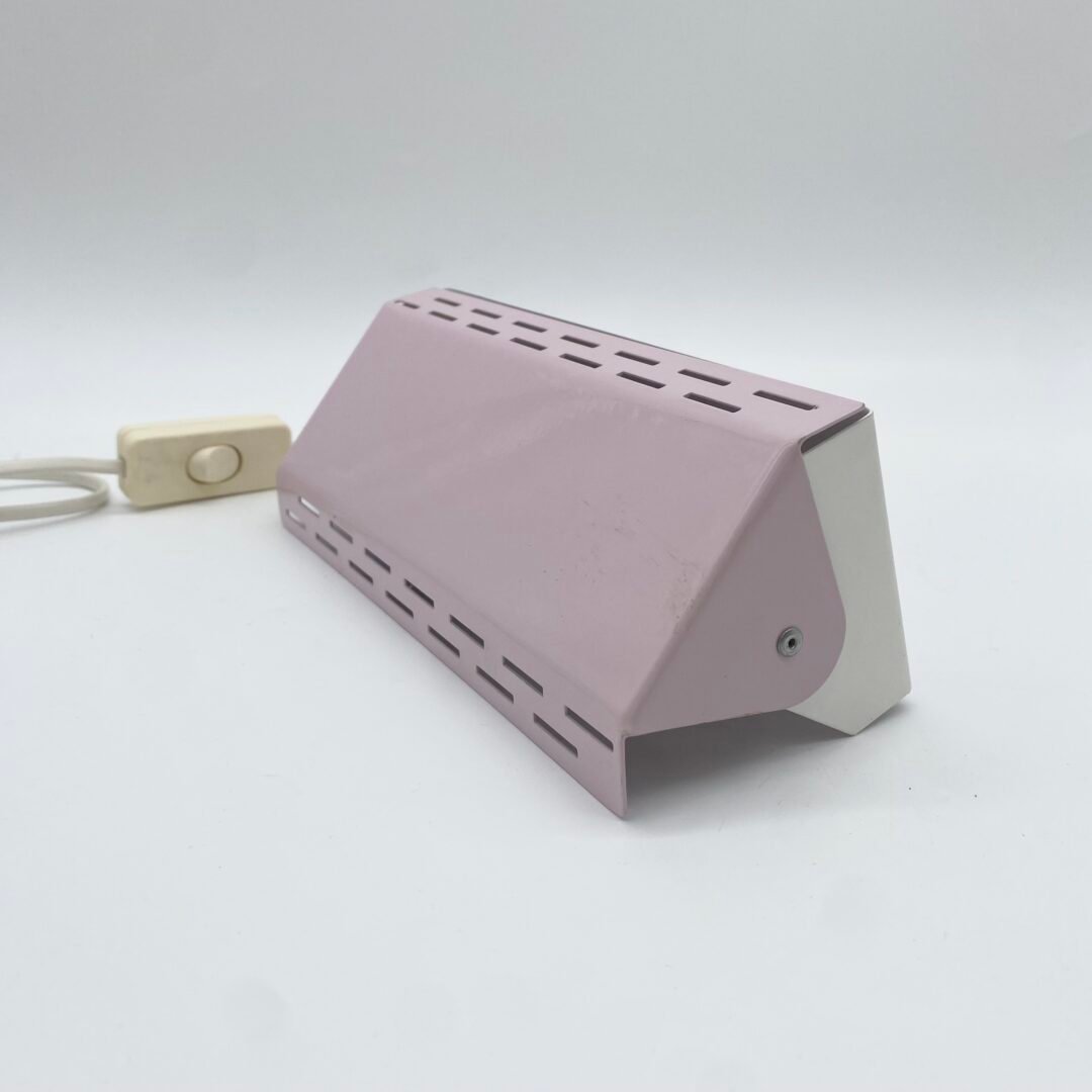 APPLIQUE "W.L.P" – LAQUÉE ROSE LAVANDE, 1970s – Image 2