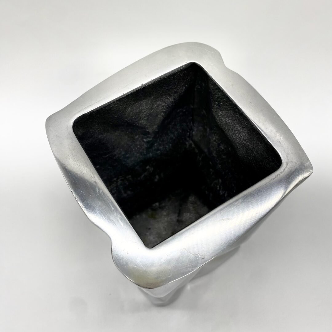 VASE "FROISSÉ" / FONTE D’ALUMINIUM – 1970s – Image 9