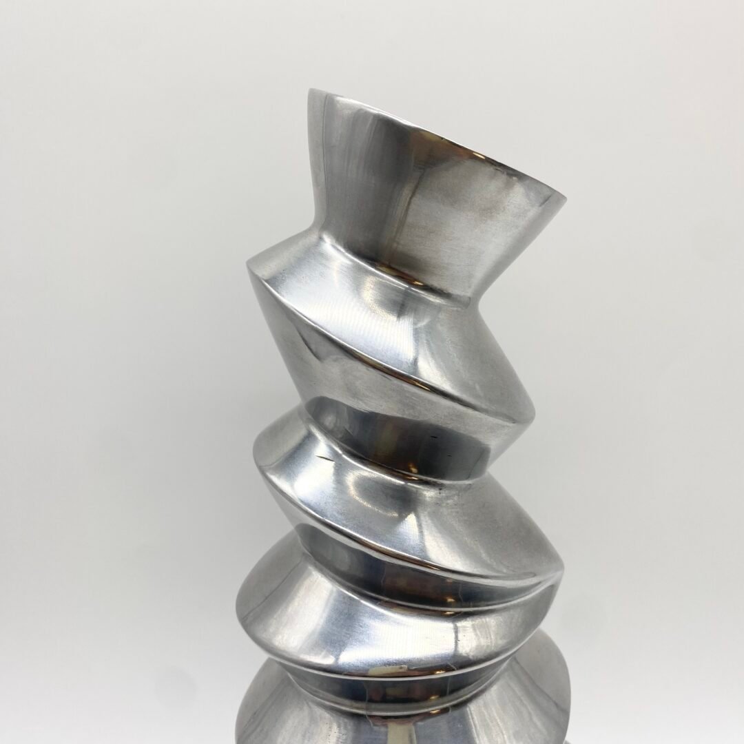 VASE "TORSADÉ" / FONTE D’ALUMINIUM – 1980s – Image 8