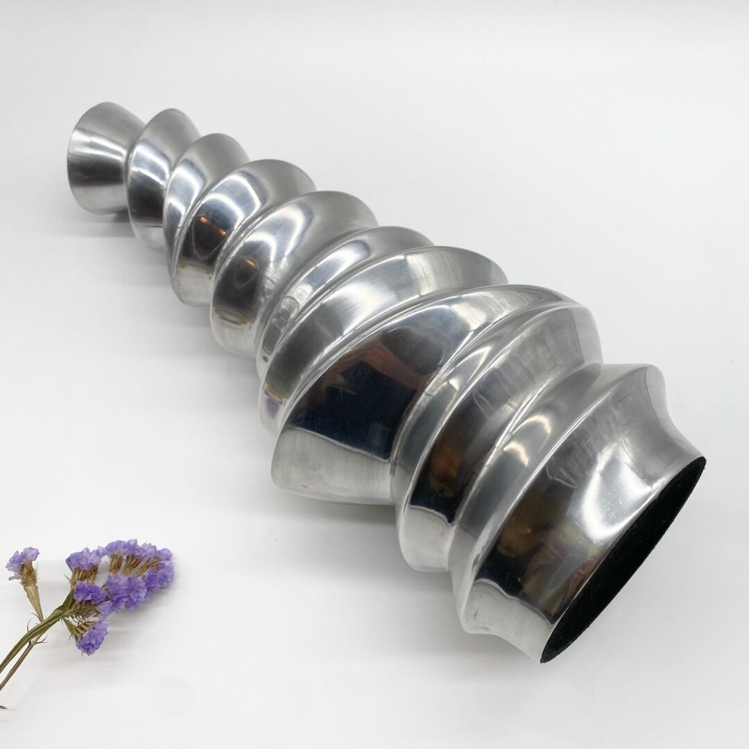 VASE "TORSADÉ" / FONTE D’ALUMINIUM – 1980s – Image 9