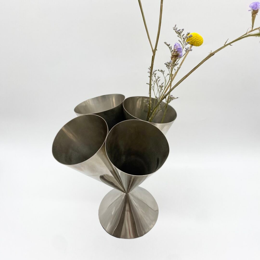 VASE "SPACE AGE" / ALUMINIUM – 1970s – Image 3
