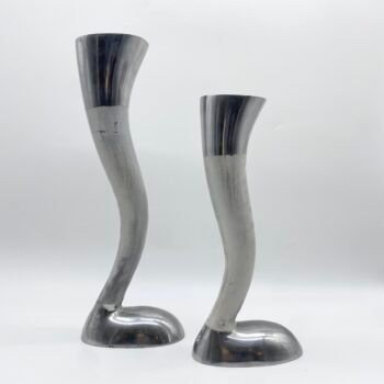 PAIRE DE VASES BIOMORPHIQUES / FONTE D’ALUMINIUM – 1980s