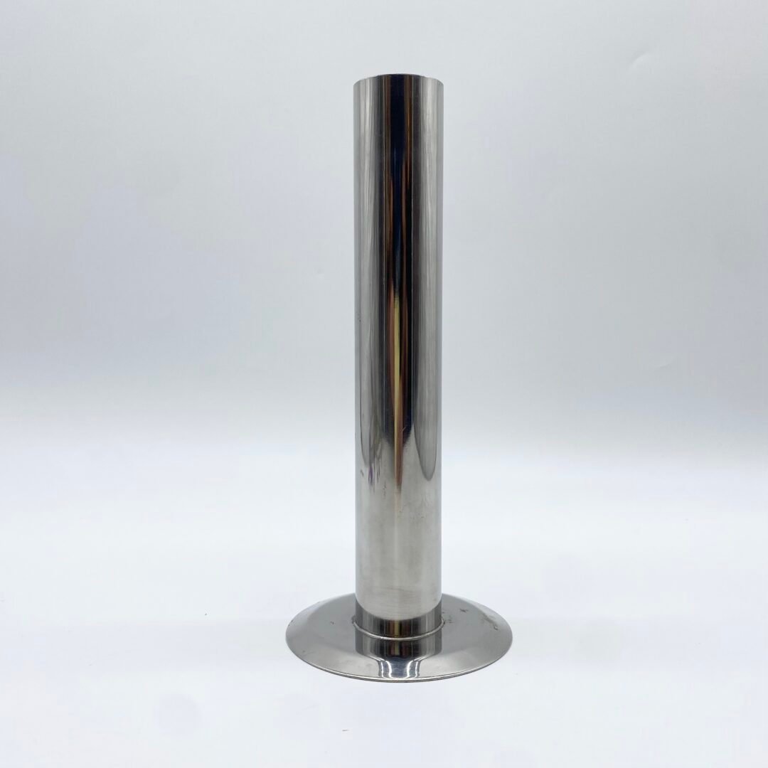 VASE CYLINDRIQUE EN MÉTAL CHROMÉ –