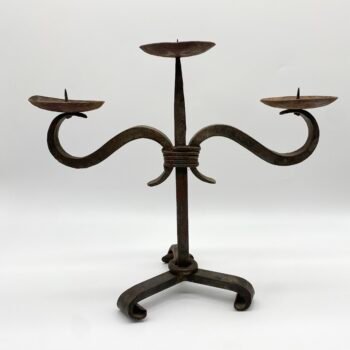 CHANDELIER BRUTALISTE / FER FORGÉ – TRAVAIL ARTISANAL