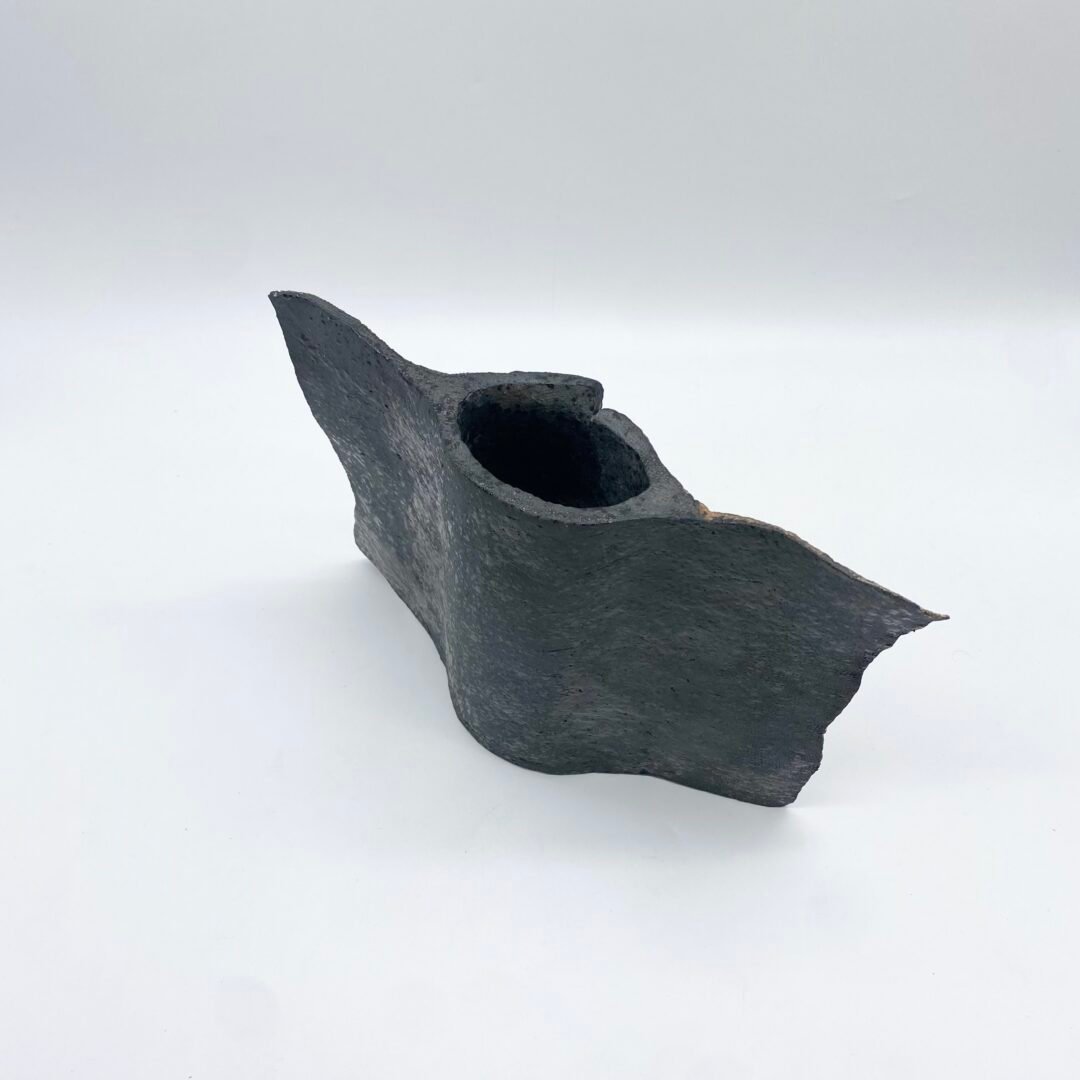 VASE  RÉVERSIBLE "NOIR CHARBON" / BRUTALISTE – Image 4