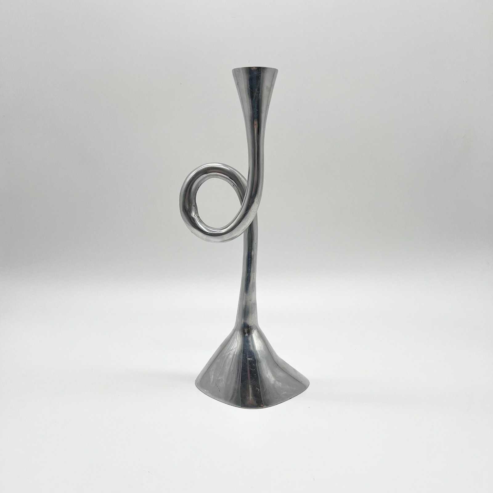 GRAND CHANDELIER "BOUCLE", FONTE D’ALU— 1980s – Image 4