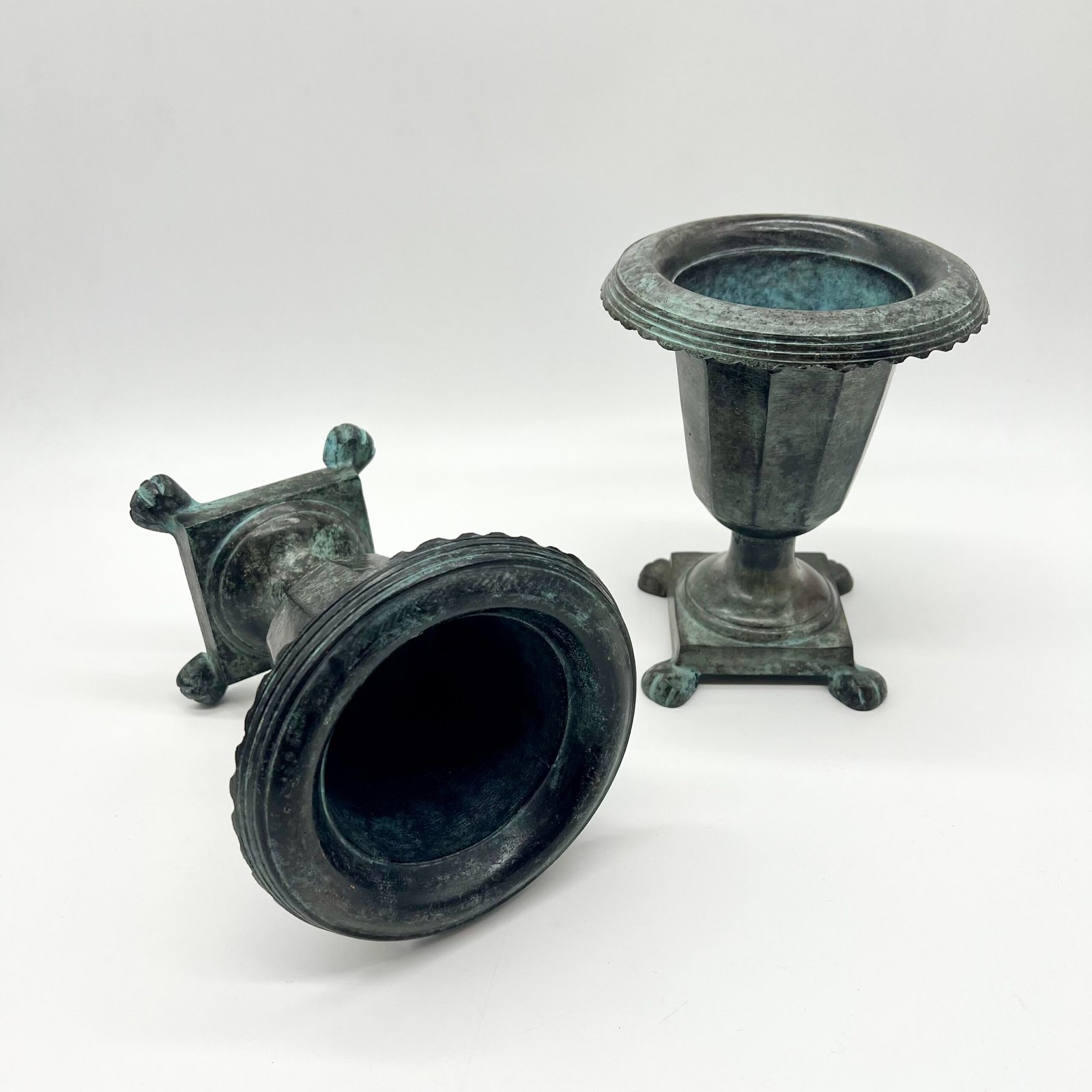 PAIRE DE VASES "MÉDICIS" VERT-DE-GRIS – 1950s – Image 8